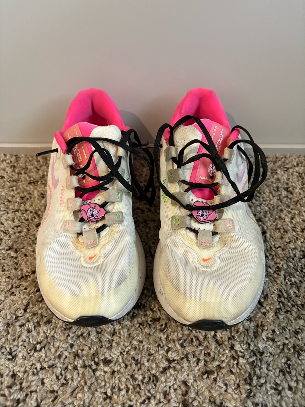 Women Nike React escape run shoes